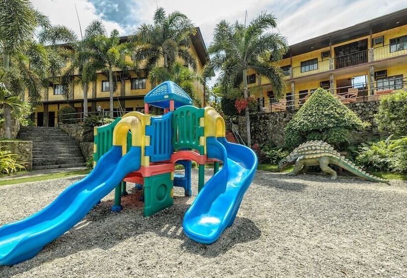 هتل Flushing Meadows Resorts & Playground