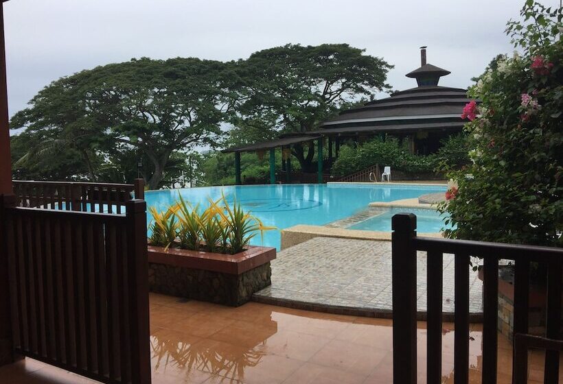 هتل Flushing Meadows Resorts & Playground