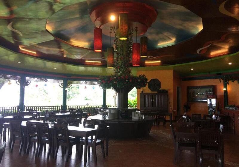 هتل Flushing Meadows Resorts & Playground