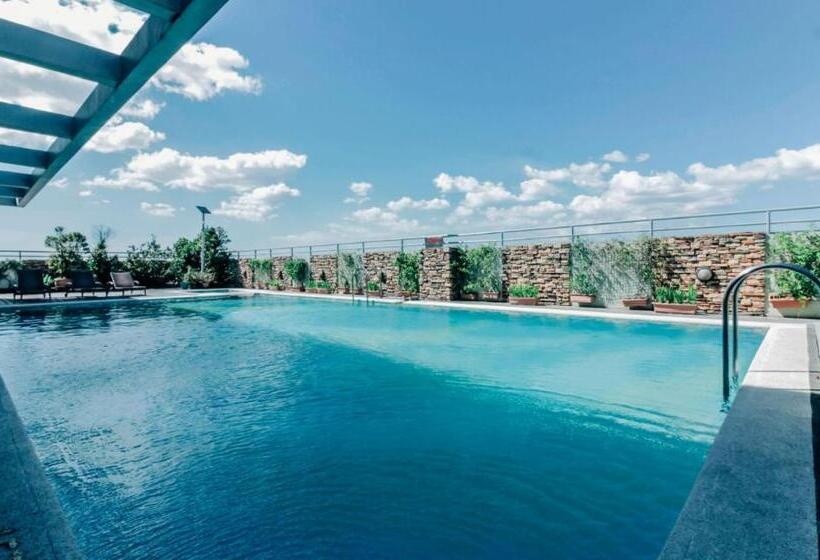 Greenhills Elan Hotel Modern