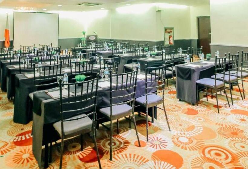 Greenhills Elan Hotel Modern