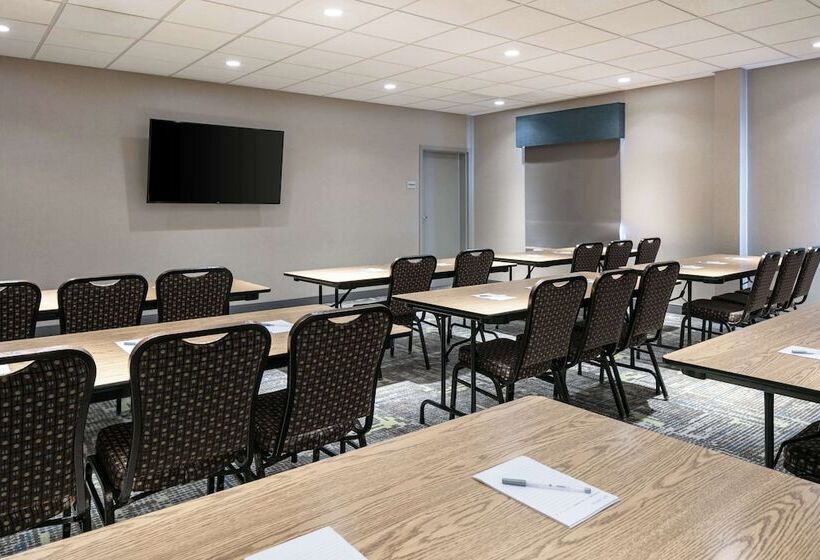 فندق Hampton Inn & Suites Grafton