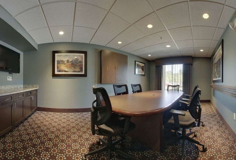 فندق Hampton Inn & Suites Grafton