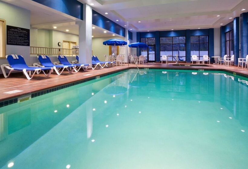 فندق Hampton Inn & Suites Lino Lakes