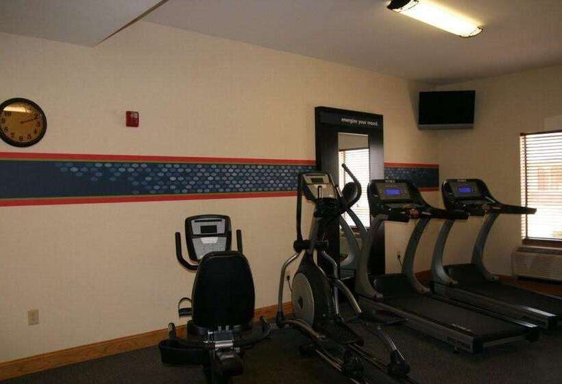 فندق Hampton Inn Garden City