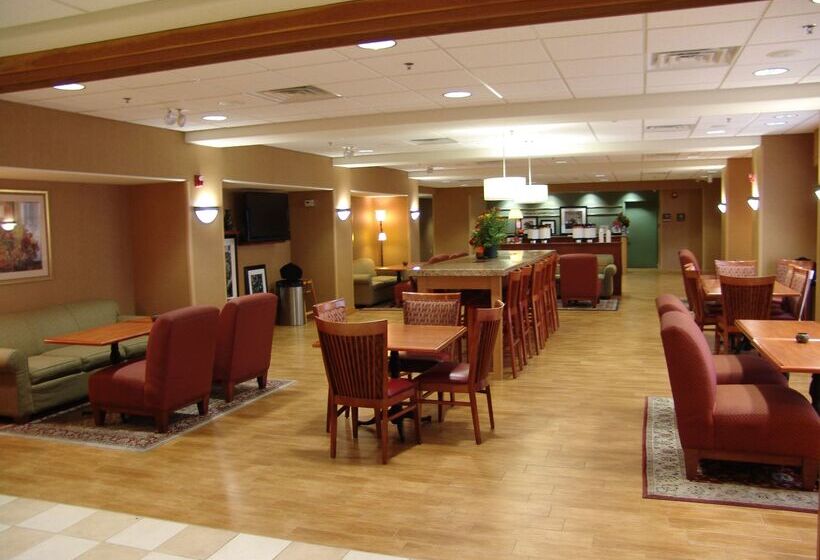 فندق Hampton Inn Garden City