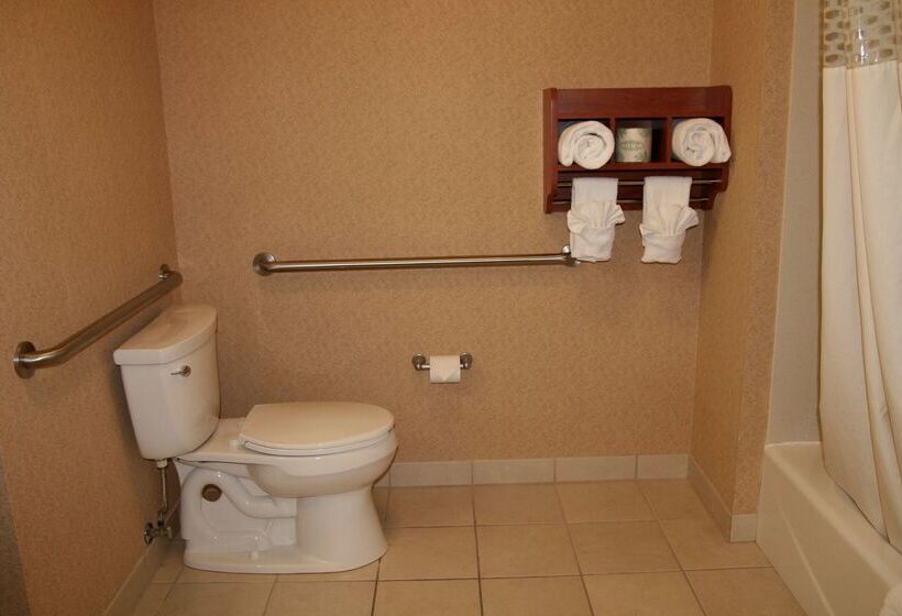 فندق Hampton Inn Garden City