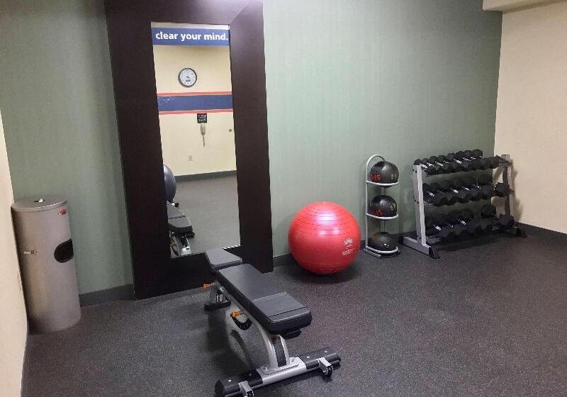 فندق Hampton Inn Garden City