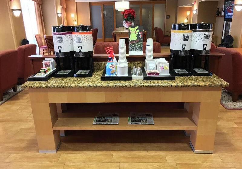 فندق Hampton Inn Garden City