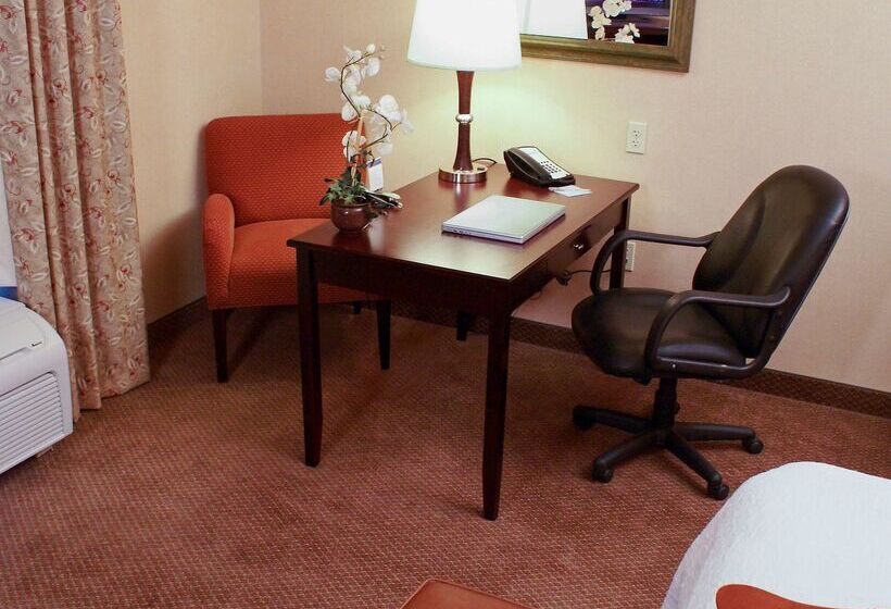 בית מלון כפרי Hampton Inn Las Vegas North Speedway