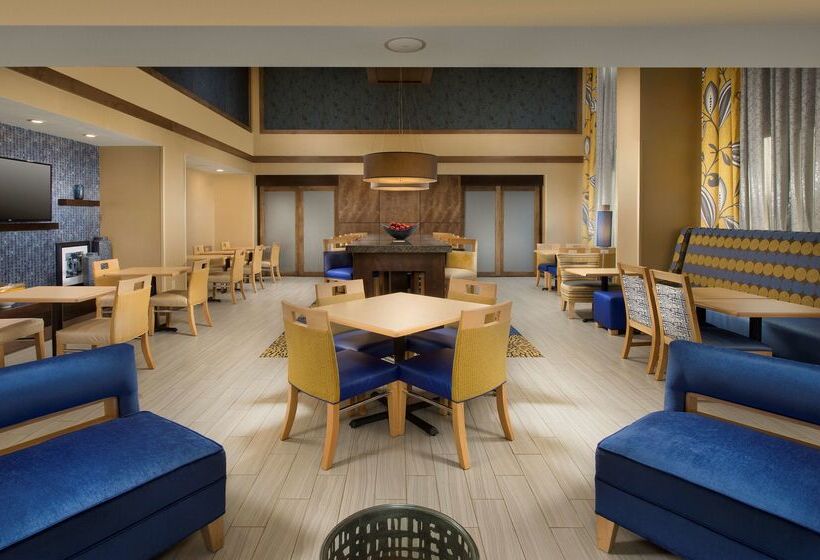 Отель Hampton Inn Syracuse Clay