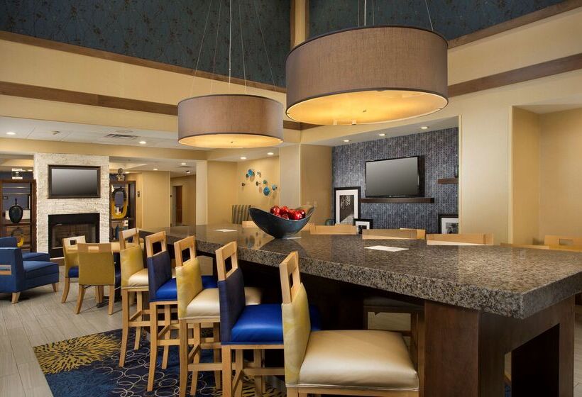 Отель Hampton Inn Syracuse Clay