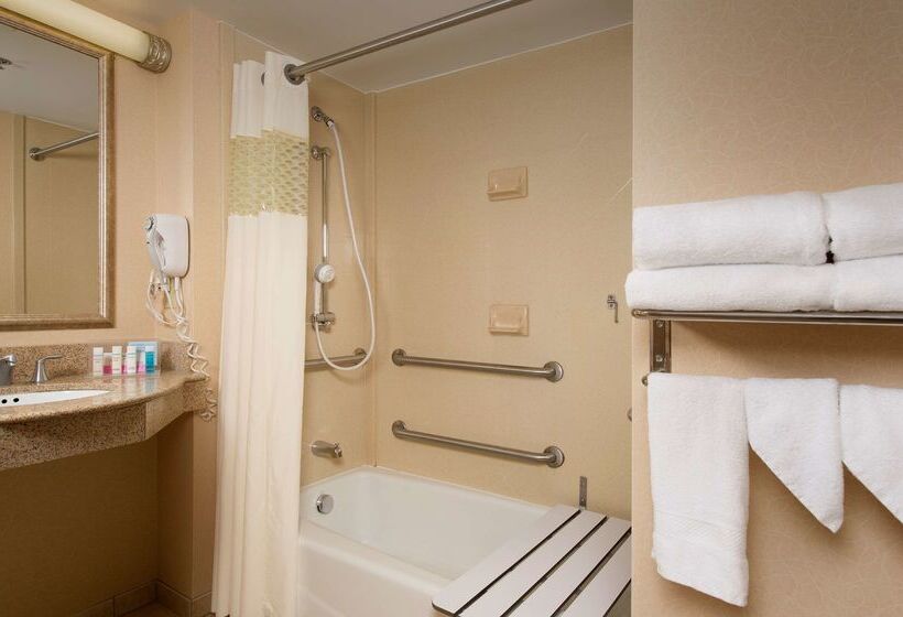 Отель Hampton Inn Syracuse Clay