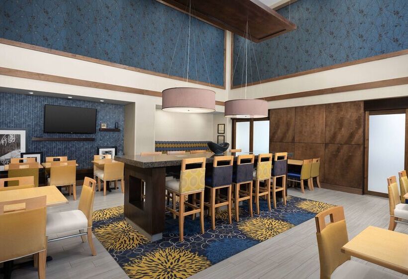 Отель Hampton Inn Syracuse Clay