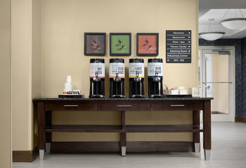 Отель Hampton Inn Syracuse Clay