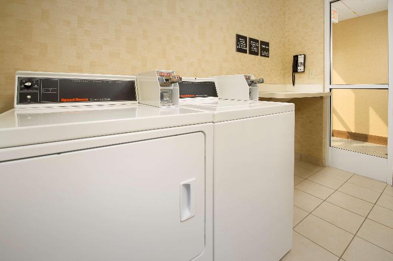 Отель Hampton Inn Syracuse Clay