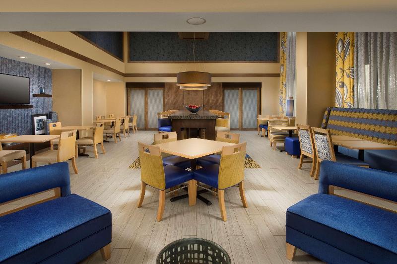 Отель Hampton Inn Syracuse Clay