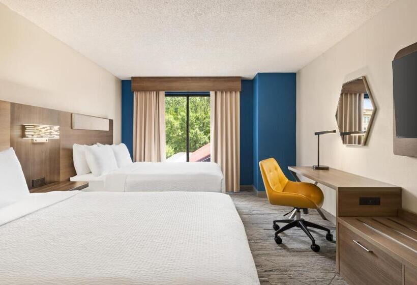 Отель Holiday Inn Express & Suites Greenville Downtown, An Ihg