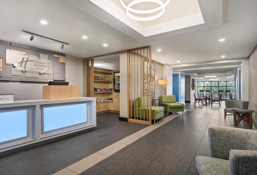 Отель Holiday Inn Express & Suites Greenville Downtown, An Ihg