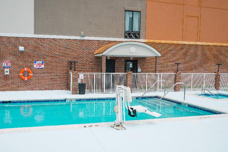 Holiday Inn Express Hotel & Suites Hope Mills Fayetteville Airport, An Ihg