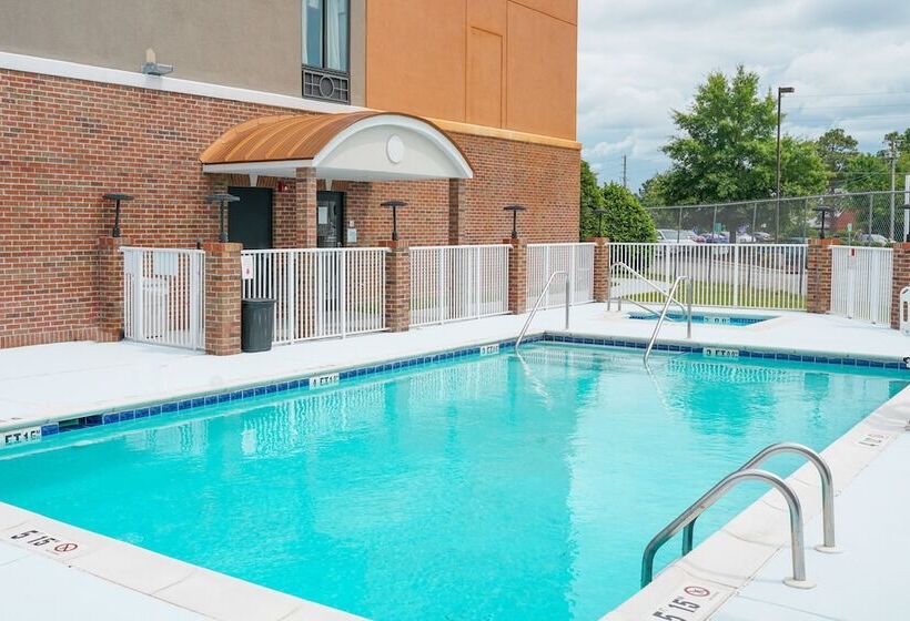 Holiday Inn Express Hotel & Suites Hope Mills Fayetteville Airport, An Ihg