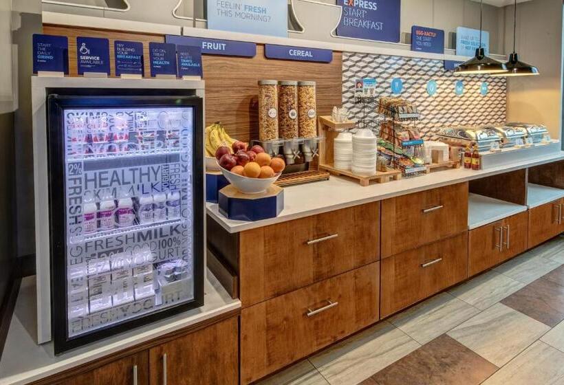 Holiday Inn Express Hotel & Suites Memphis Southwind, An Ihg