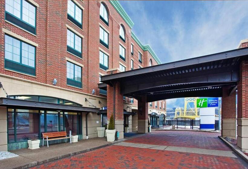 Holiday Inn Express Hotel & Suites Pittsburgh South Side, An Ihg