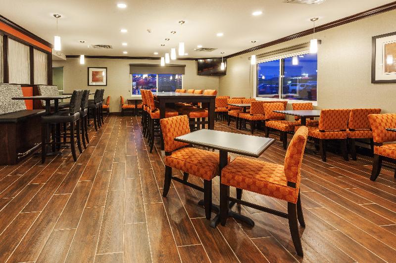 هتل Holiday Inn Express & Suites Rapid City, An Ihg