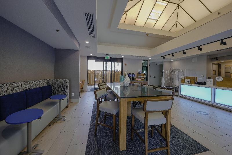 酒店 Holiday Inn Express & Suites Santa Clara   Silicon Valley, An Ihg