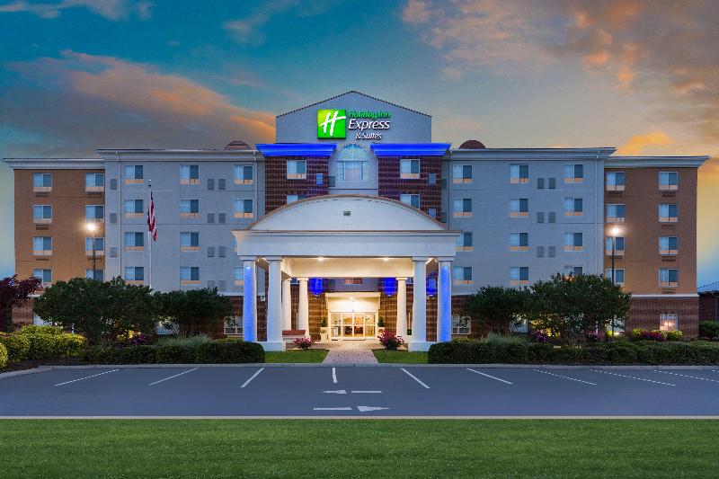 Holiday Inn Express Hotel And Suites Petersburg Fort Lee, An Ihg