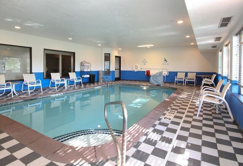 ホテル Holiday Inn Express Marshall By Ihg