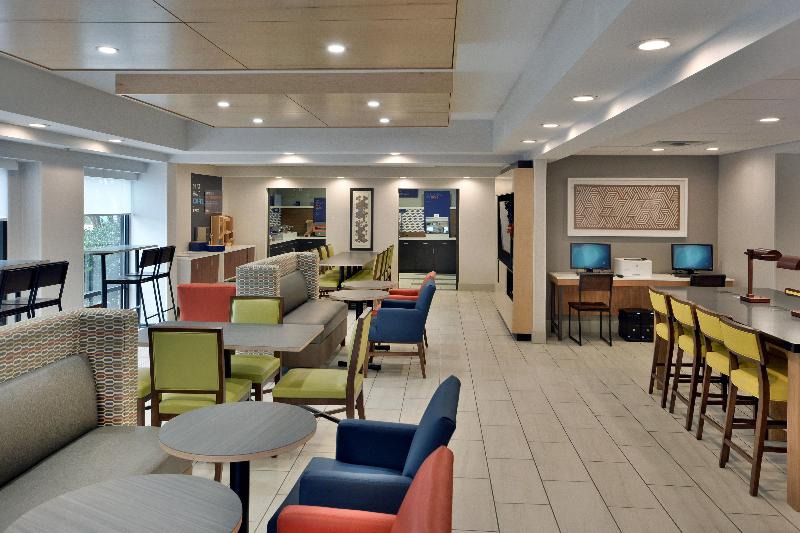 هتل Holiday Inn Express Raleigh Durham Airport, An Ihg