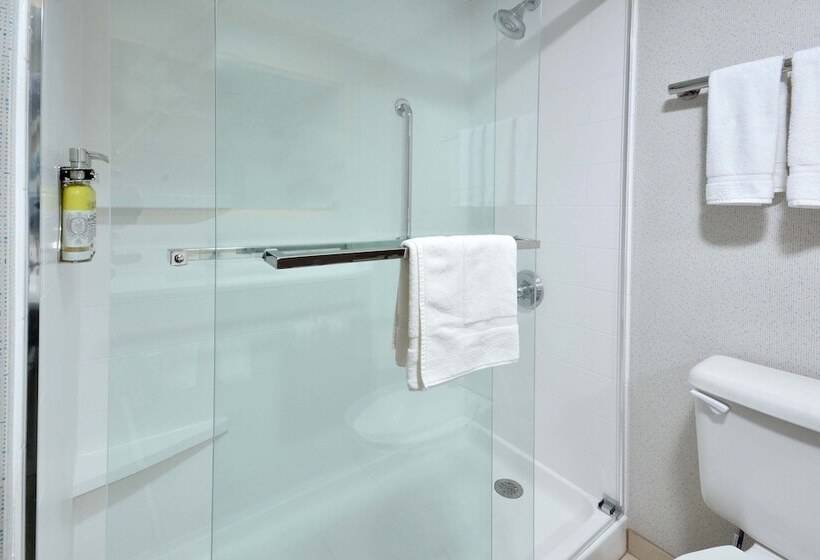 هتل Holiday Inn Express Raleigh Durham Airport, An Ihg