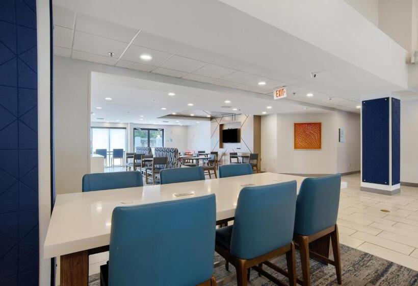 فندق Holiday Inn Express & Suites   Mobile   I 65, An Ihg