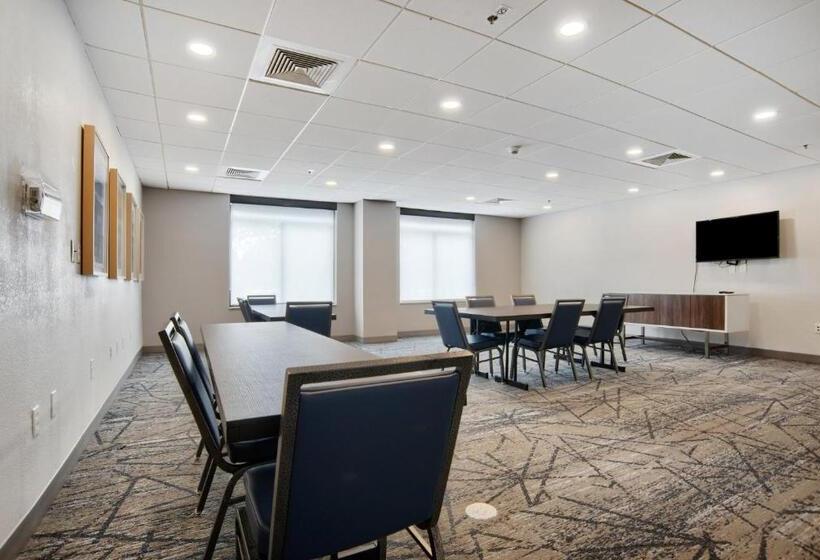 فندق Holiday Inn Express & Suites   Mobile   I 65, An Ihg