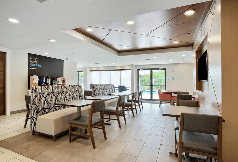 فندق Holiday Inn Express & Suites   Mobile   I 65, An Ihg