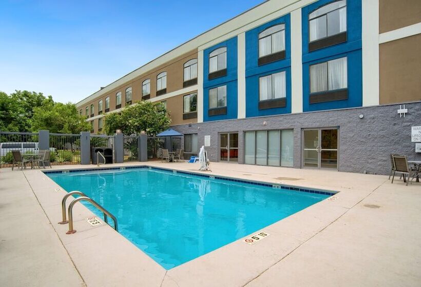 فندق Holiday Inn Express & Suites   Mobile   I 65, An Ihg