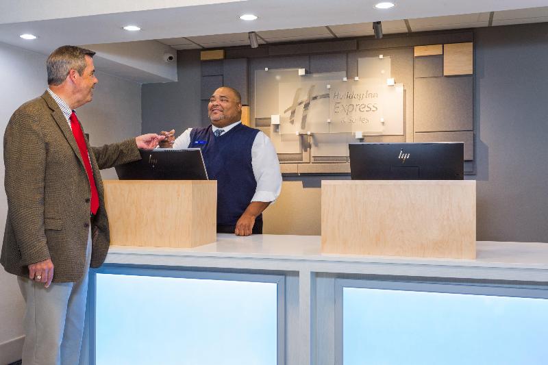 בית מלון כפרי Holiday Inn Express & Suites Wilmington University Center, An Ihg