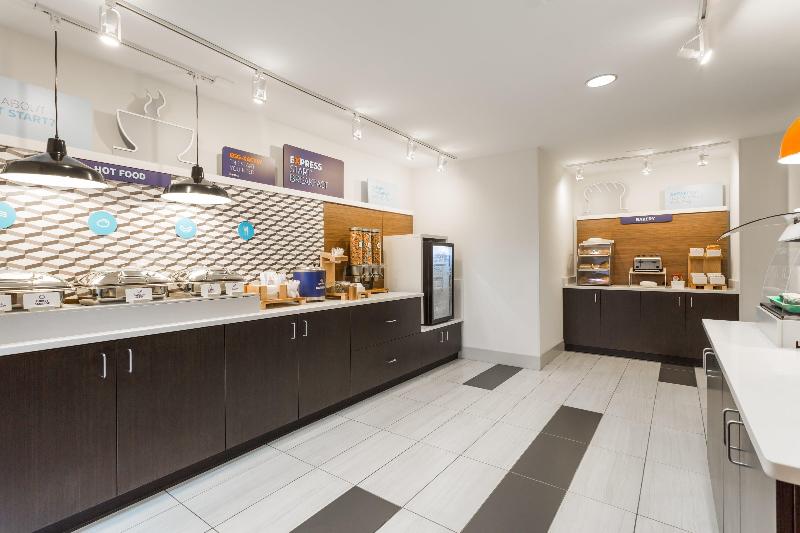 هتل Holiday Inn Express & Suites Wilmington University Center, An Ihg