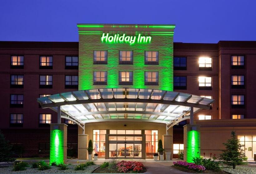 Отель Holiday Inn Madison At The American Center, An Ihg