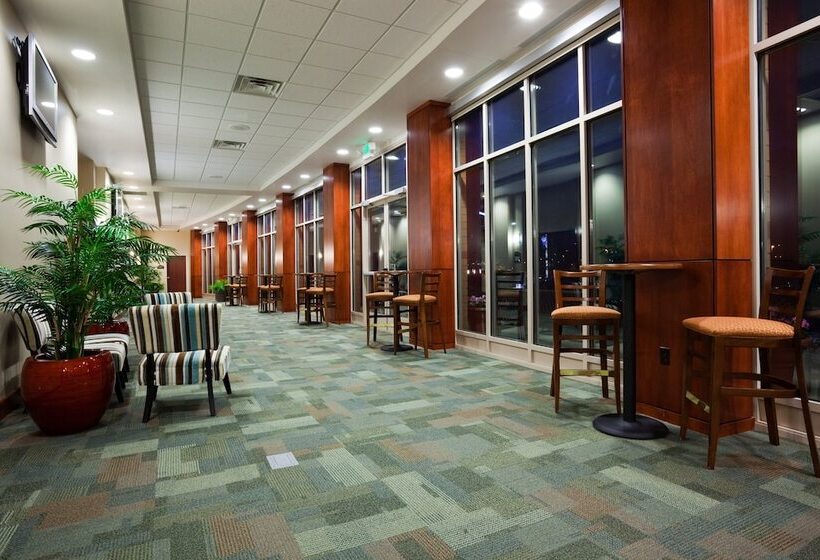 هتل Holiday Inn Madison At The American Center, An Ihg