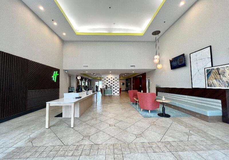 هتل Holiday Inn Toledo   Maumee I 80/90, An Ihg