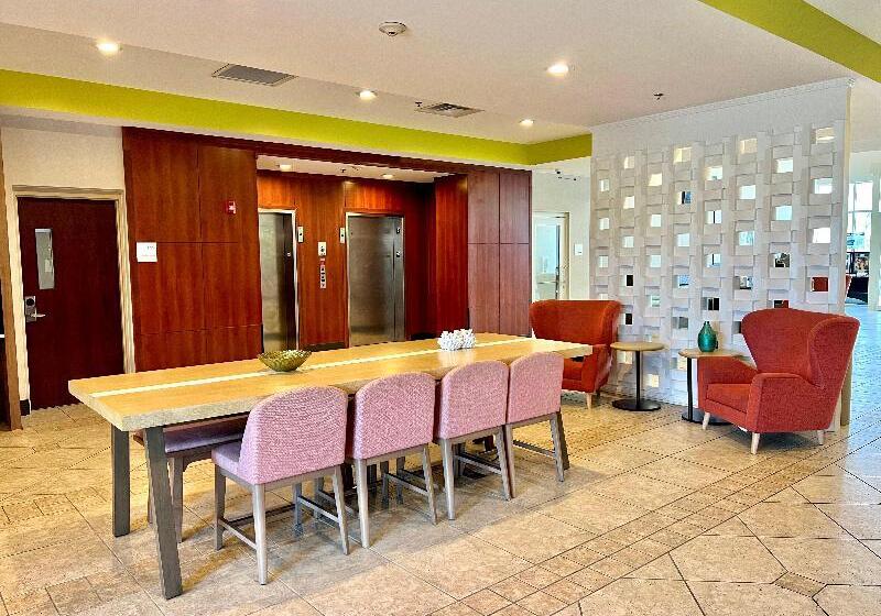 هتل Holiday Inn Toledo   Maumee I 80/90, An Ihg