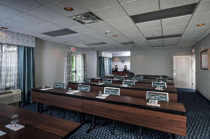 Отель Homewood Suites By Hilton Portland