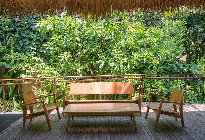 هتل Komaneka At Rasa Sayang Ubud