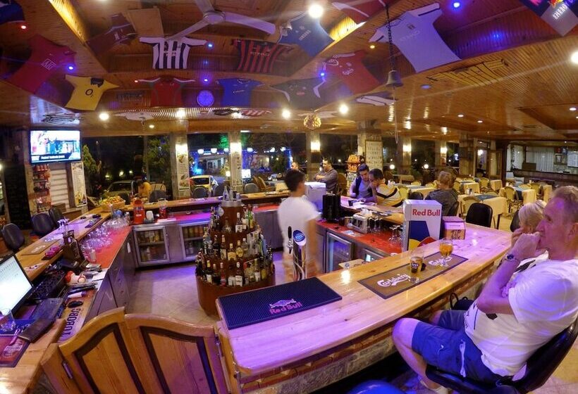 Отель Magic Tulip Beach