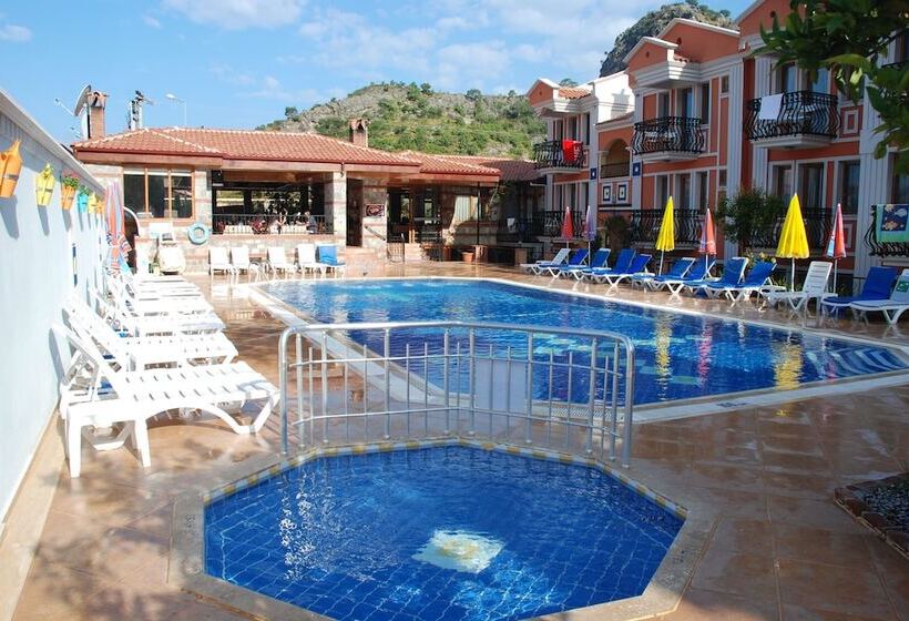 Отель Magic Tulip Beach