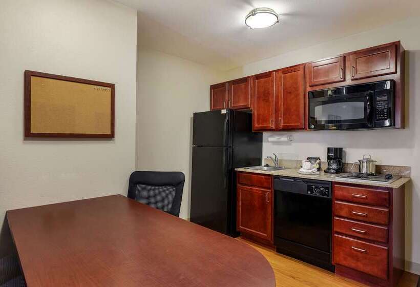 ホテル Mainstay Suites Fitchburg  Madison