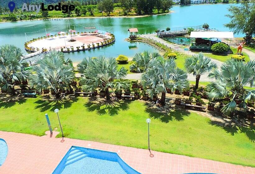 فندق Marina Island Pangkor Resort &