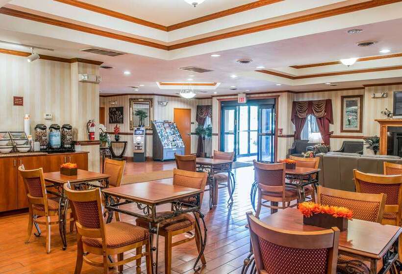 هتل Quality Inn & Suites Ann Arbor Hwy 23